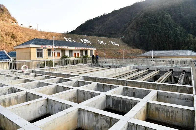 f236bbe16f082db4371fd4333e4d12a3.jpg f236bbe16f082db4371fd4333e4d12a3.jpg